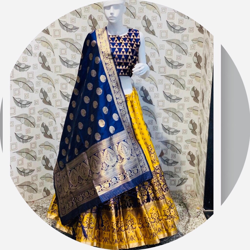 Banarasi brocade lehanga/ Blouse/Banarasi dupatta